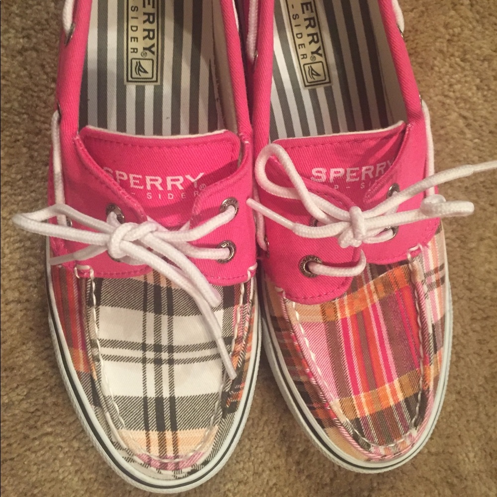 Like new Plaid Pink Sperry shoes sz 7